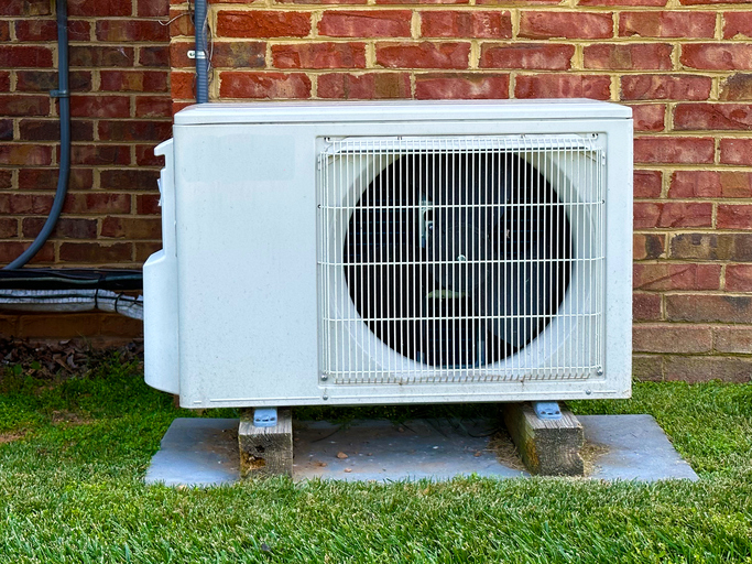 Heat Pumps in Cold Climates: Performance and Considerations